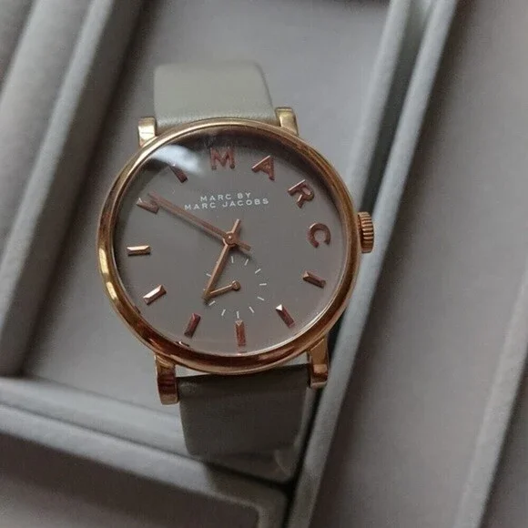 Marc by Marc Jacobs baker rose grey leather watch - Picture 1 of 12